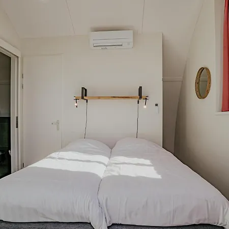 3 Bedroom Front In Uitgeest